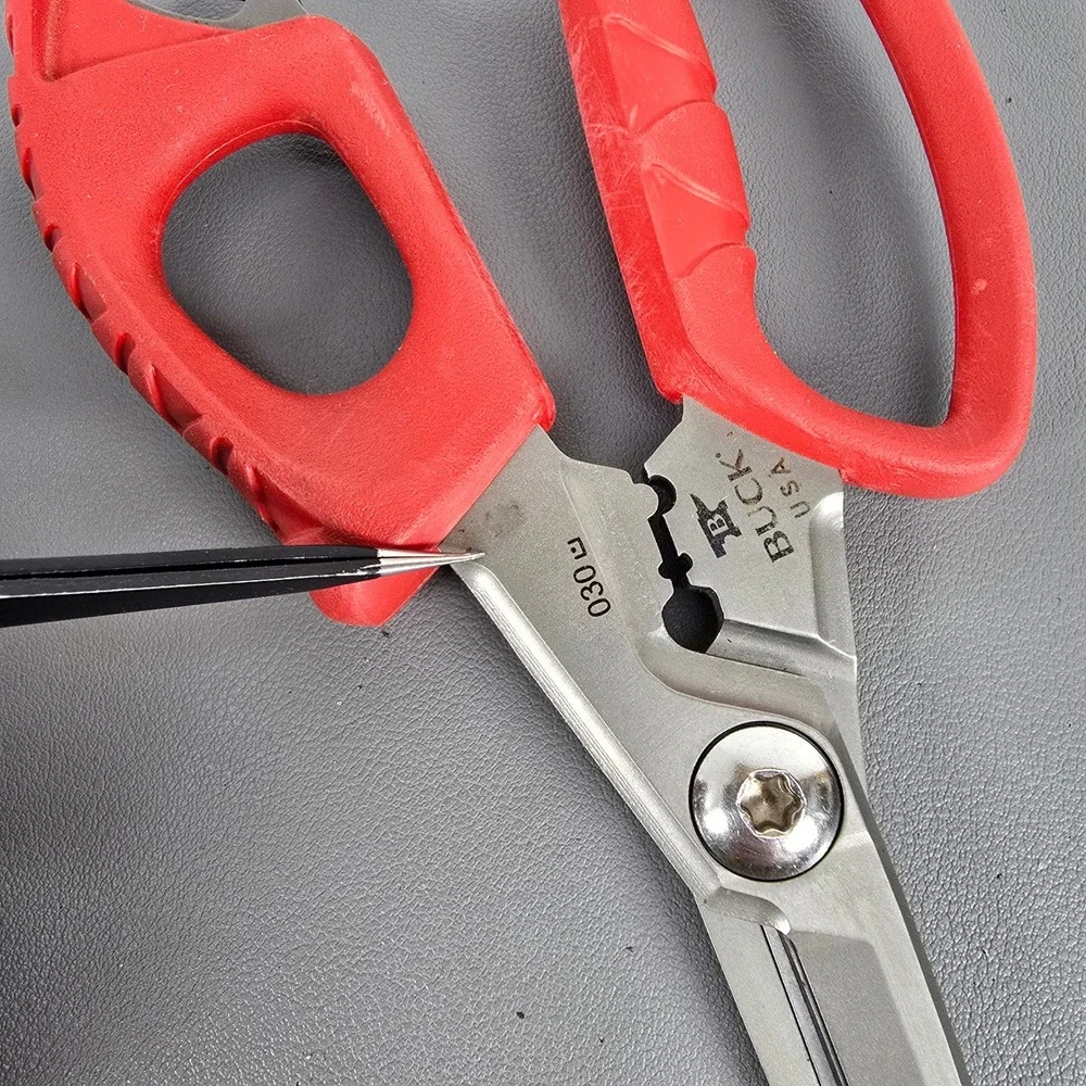 Buck Knives 030 Splizzors Fishing Multi-Tool Shears Red 420HC Steel W/ Sheath